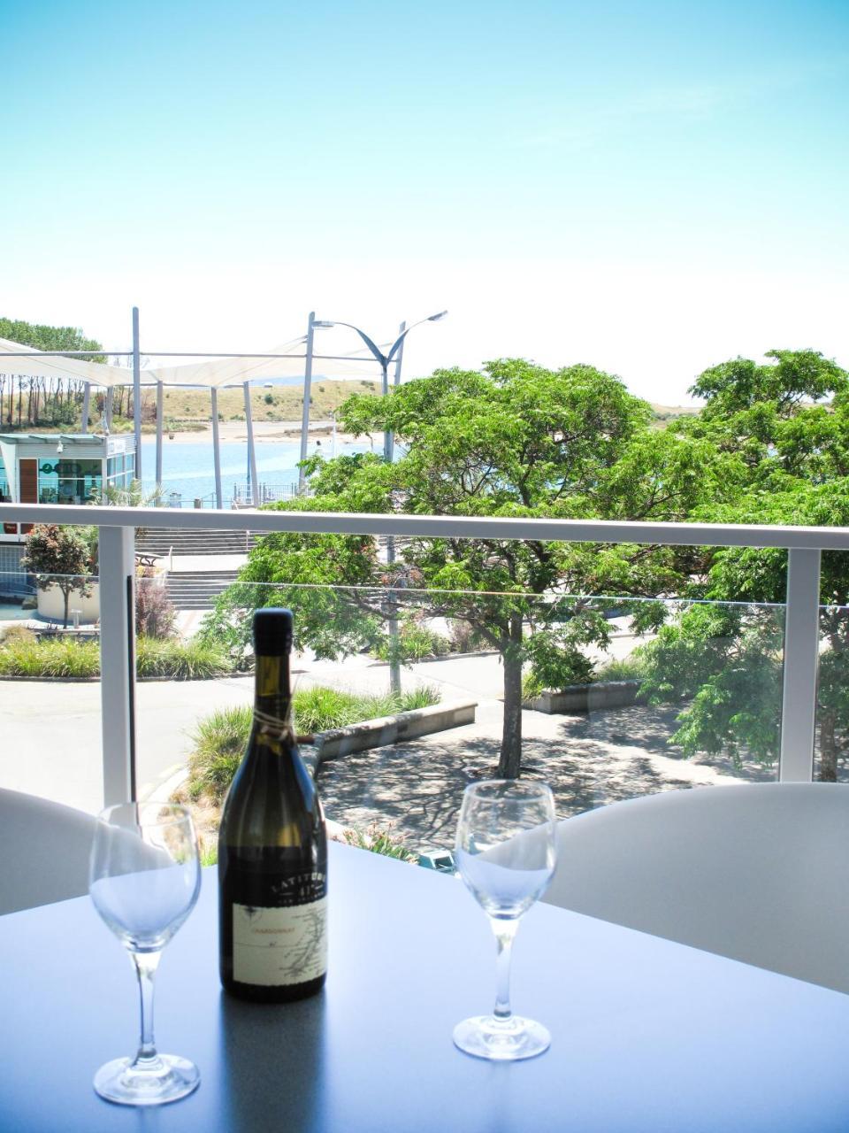Quayside Luxury Apartments 와카타네 외부 사진
